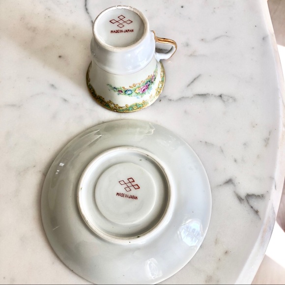 Small Gold Trim Floral Cup and Saucer - Picture 5 of 5